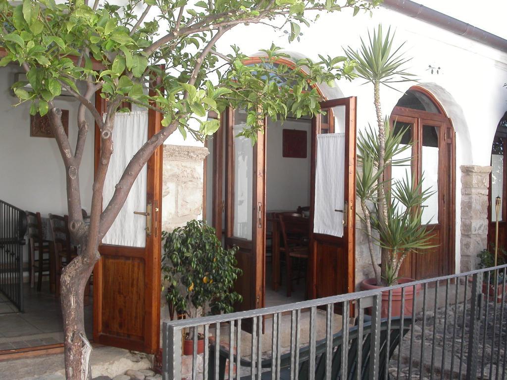 Locanda La Rosa Pauli Arbarei 外观 照片