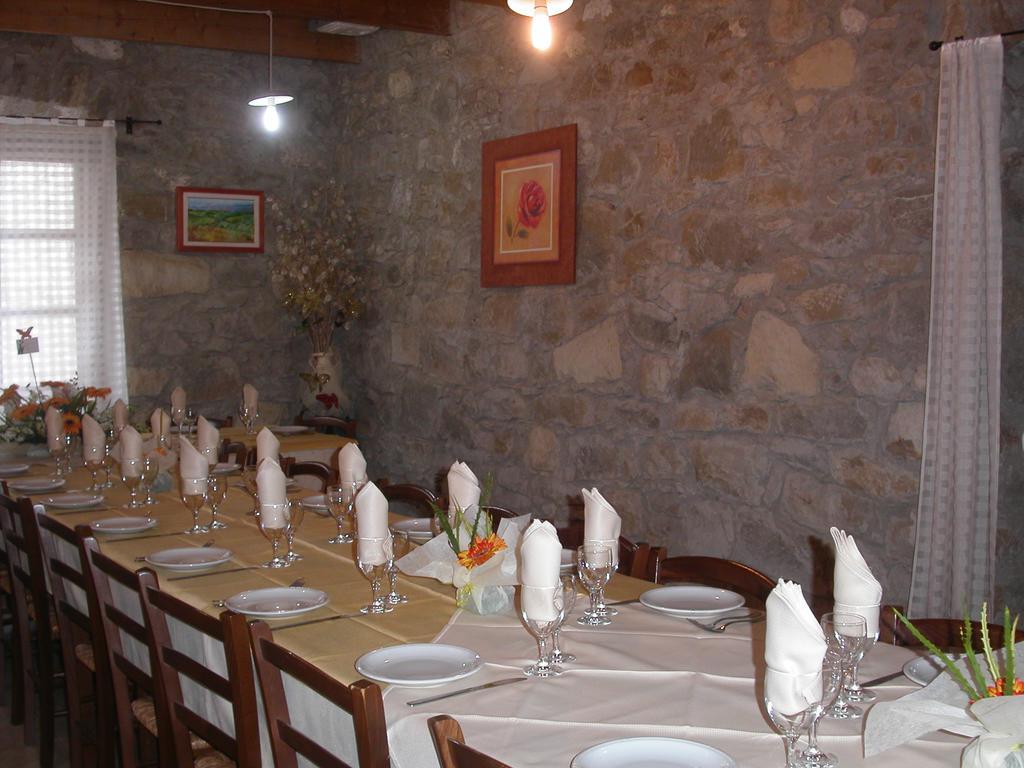 Locanda La Rosa Pauli Arbarei 外观 照片